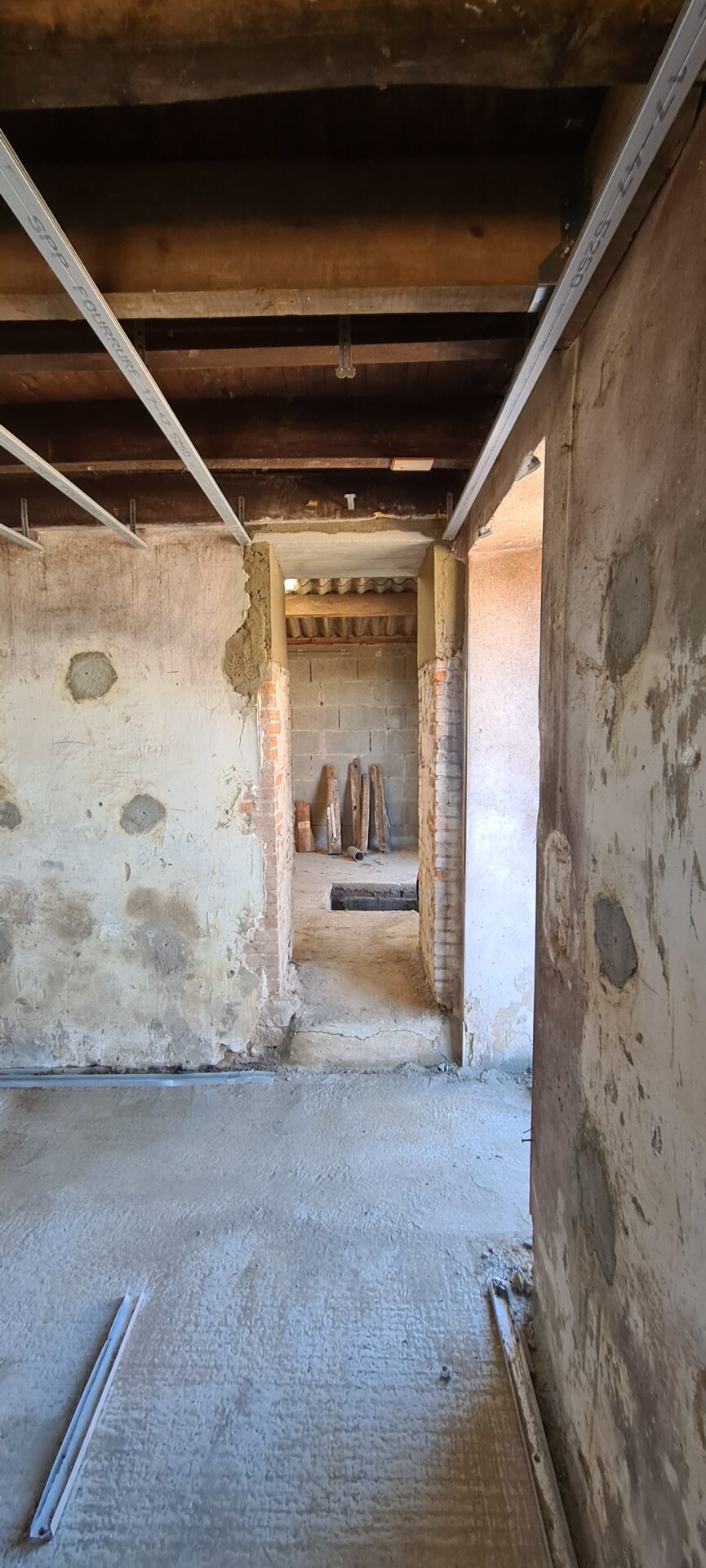 Travaux de rénovation d'une maison au niveau de la maçonnerie dans les Mauges (49)